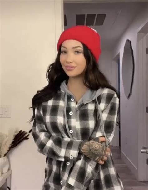 Willlow Harper Porn Videos .